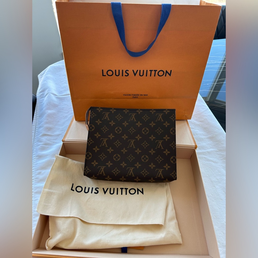 Louis Vuitton Men's Toiletry Bag in Brown Monogram